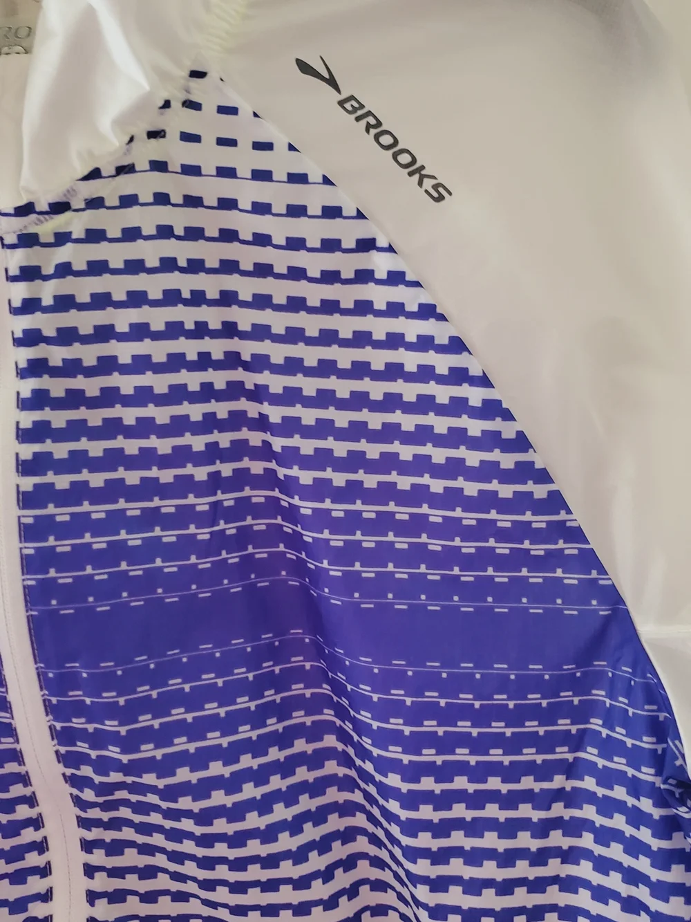 Brooks LSD Lightweight Water-resistant Full Zip Jacket Size Medium